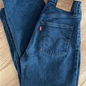 Levi’s rib cage straight ankle jeans